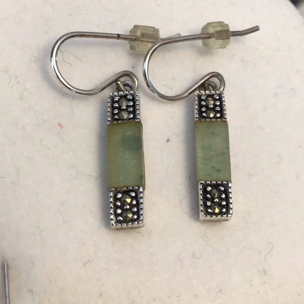 Elegant Natural Aventurine Earrings set in Sterling Silver. - Picture 2 of 3